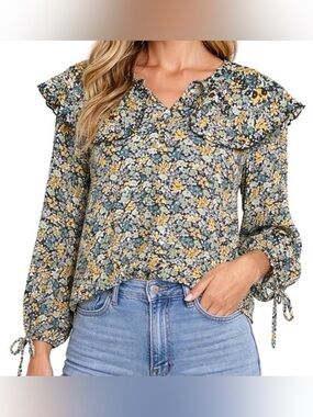 Universal Thread Floral Blouse